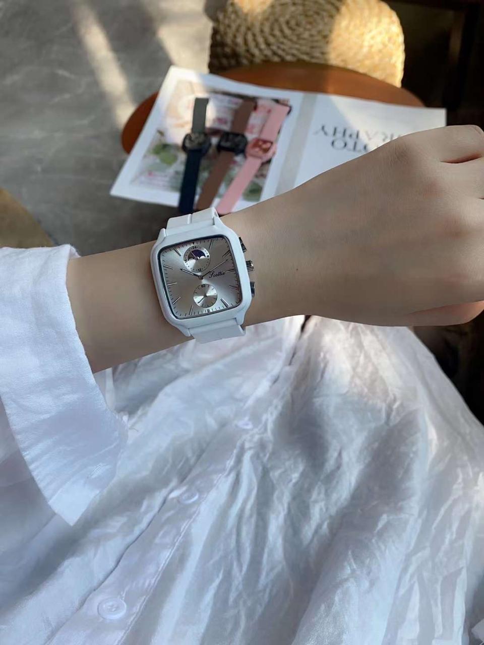 RELOJ SCOTTIE