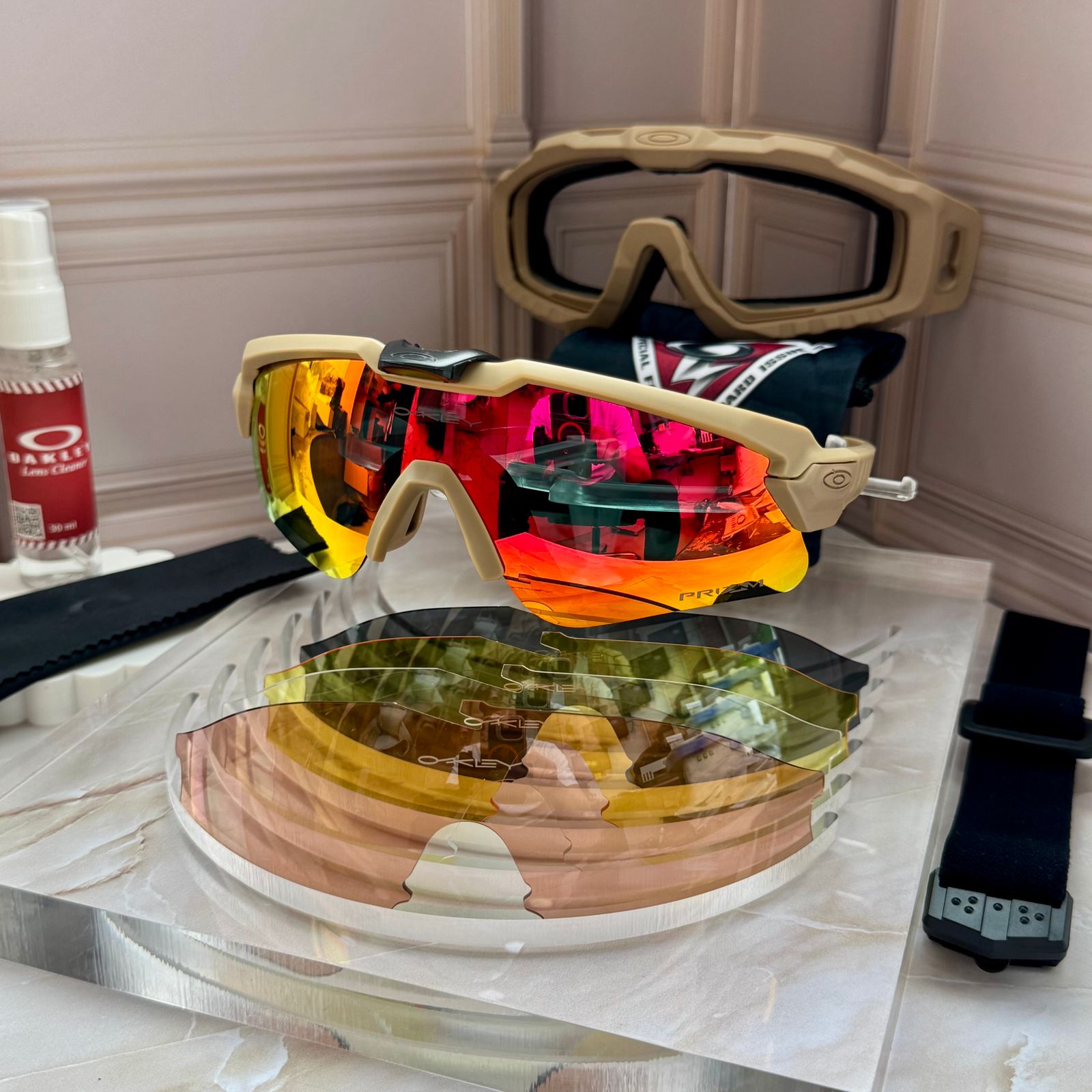 GAFA  OAKLEY