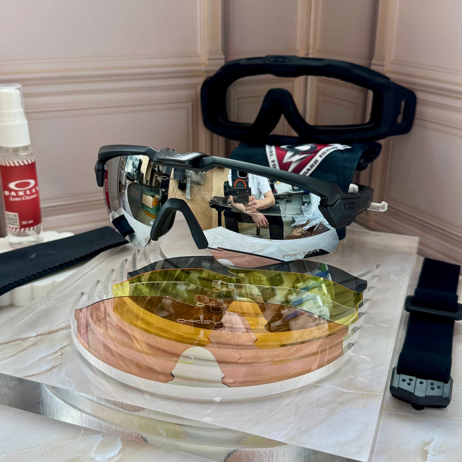 GAFA  OAKLEY