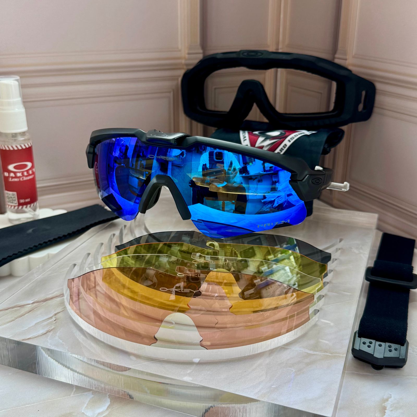 GAFA  OAKLEY