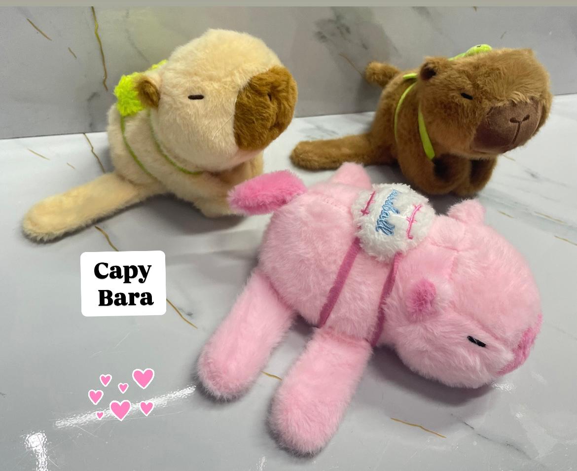 🦦PELUCHE CAPYBARA COLGANTE DE MANO🦦