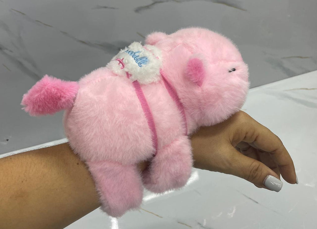 🦦PELUCHE CAPYBARA COLGANTE DE MANO🦦