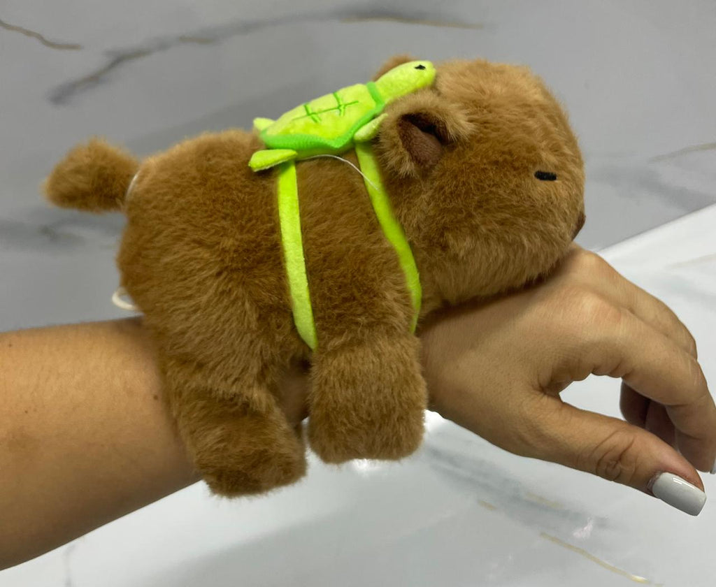 🦦PELUCHE CAPYBARA COLGANTE DE MANO🦦