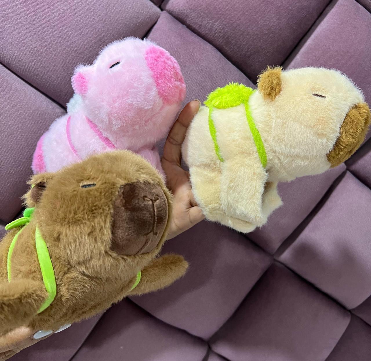 🦦PELUCHE CAPYBARA COLGANTE DE MANO🦦